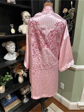 2009 Victoria’s Secret Fashion Show Pink Striped Angel Wings Robe – One Size